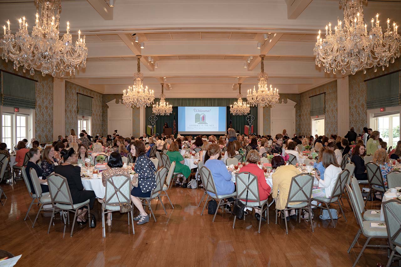 Full Magnums Luncheon Room